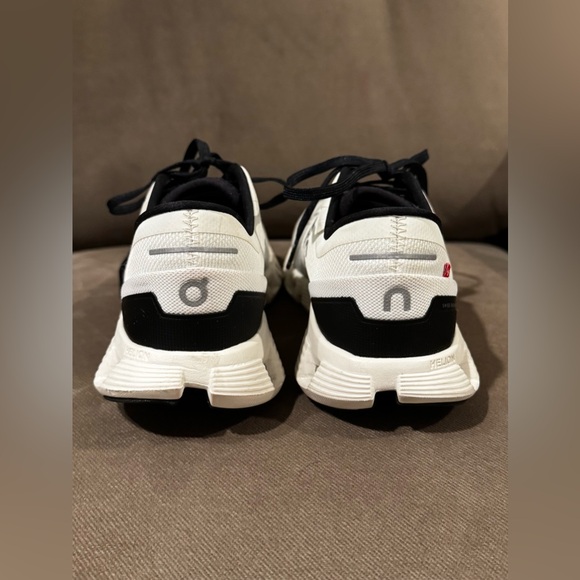 On Cloud Women’s Cloud X Athletic Shoes - Picture 3 of 7